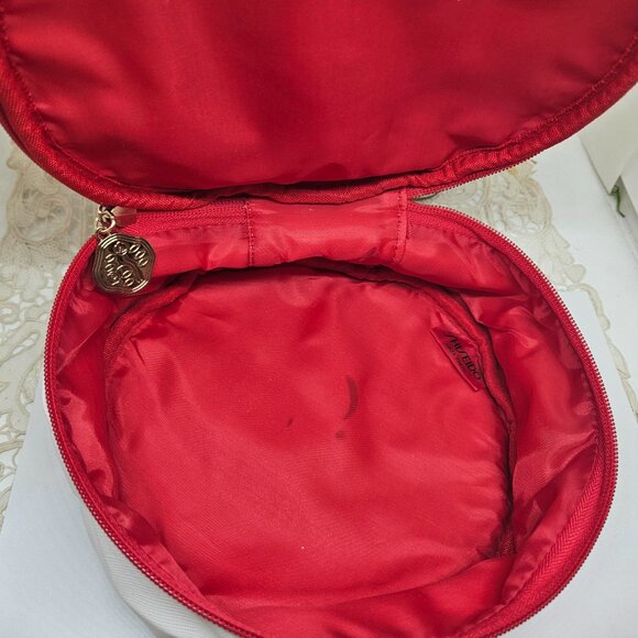 2X Shiseido Benefiance Balancing Softener Enriched 30ml.  in Makeup Bag - Picture 8 of 9